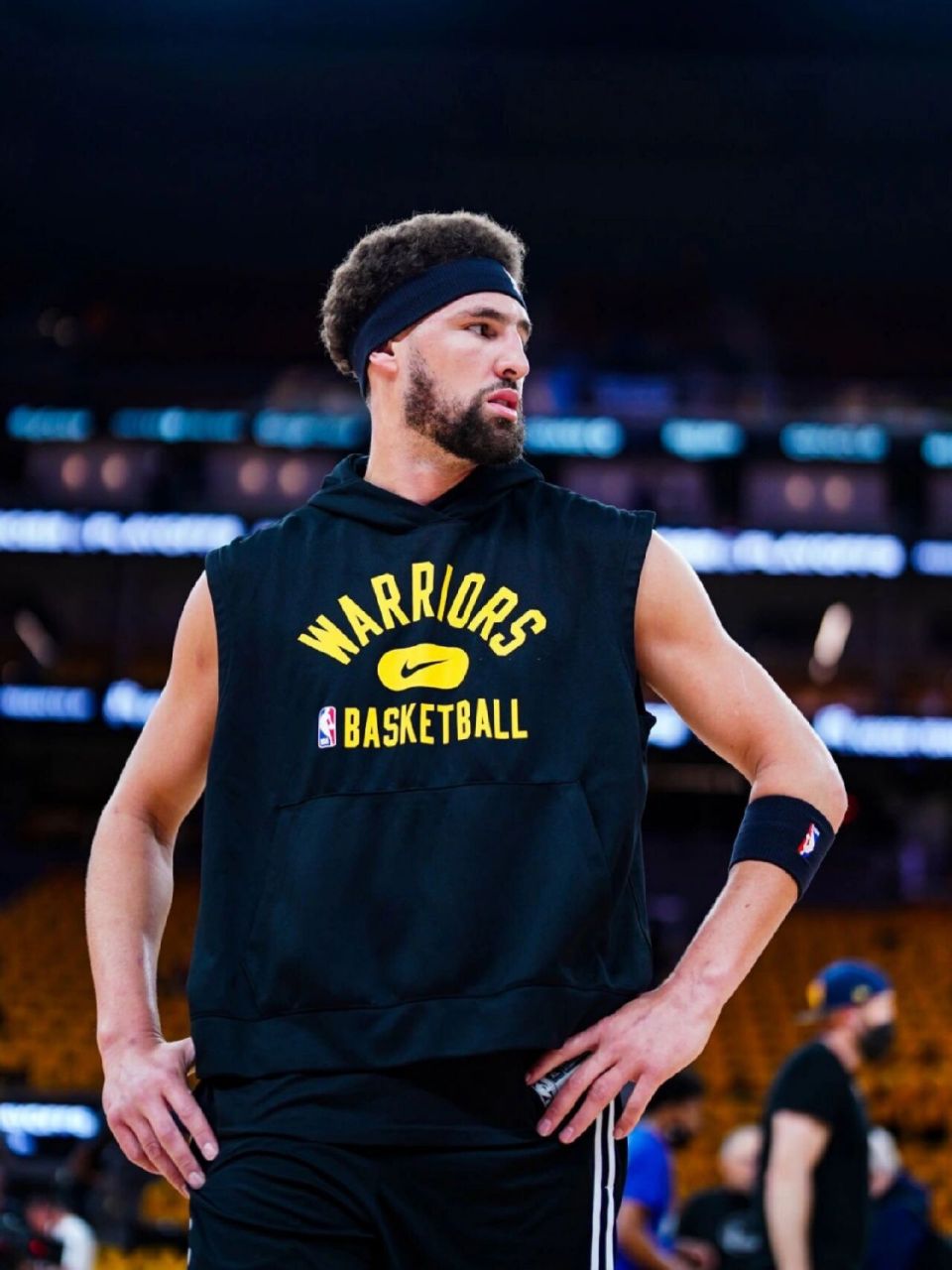 英超-狼队VS曼联：送副班长首胜？NO！阿莫林要逼近欧冠区（英超-狼队对曼联：副班长会迎来首胜？想多了！阿莫林誓逼近欧冠区）