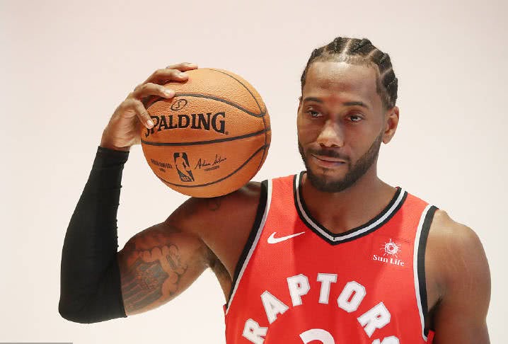 拉赫马尼：我们要庆祝，因为训练、工作就是为了让球迷高兴（拉赫马尼：该庆祝了，我们拼搏只为让球迷开心）