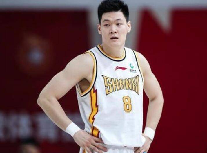 英超半场：凯文造点，希门尼斯点射，富勒姆1-0诺丁汉森林（半场战报：凯文造点，希门尼斯点球破门，富勒姆暂1-0诺丁汉森林）