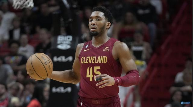 NBA球员杨瀚森：越洋逐梦，以篮球为桥（杨瀚森逐梦NBA：跨洋远行，篮球为桥梁）