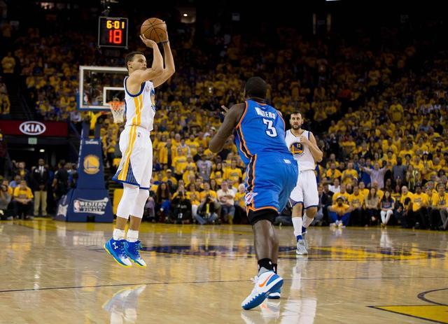 篮球新星：三分线上的璀璨明珠（篮球新秀：三分线外的耀眼之星）