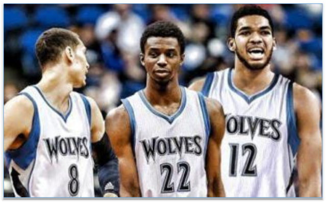 胡金秋溜底2分命中，广厦一波12-4扩大领先至18分（胡金秋底线切入上篮命中，广厦打出12-4攻势将优势拉大至18分）