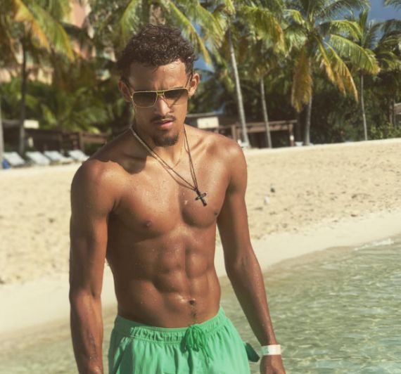 世体：安东尼脚踝遭遇轻微扭伤，但预计可对阵巴萨（世体：安东尼脚踝轻度扭伤，预计仍可出战巴萨）