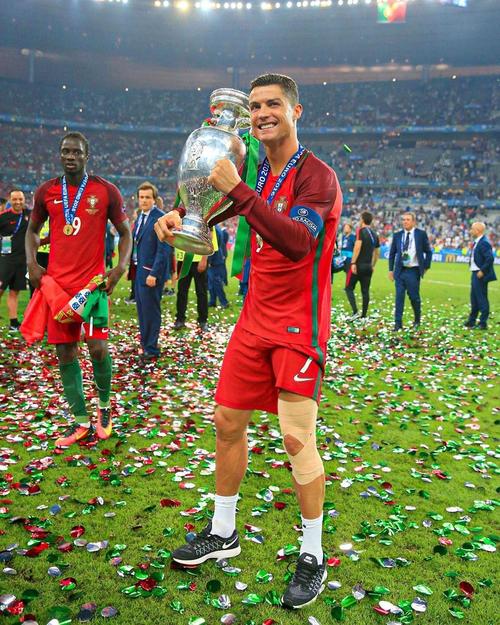 JDG官方：上单选手Xiaoxu完成续约，征战2026（JDG官宣：上单Xiaoxu续约成功，将征战至2026年）