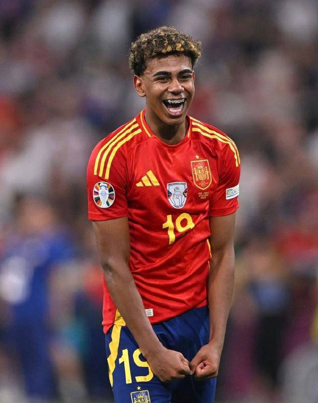 布鲁日主帅：球队尊重并钦佩巴萨，但也希望对手别小觑我们（布鲁日主帅：我们敬重巴萨，也请对手不要低估我们）