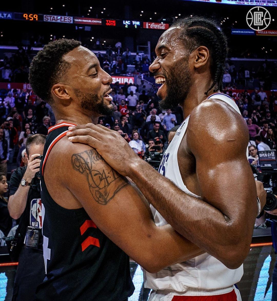 看了四年球了，在专科有一段时间刷抖音频繁给我推多...（看球四年，专科那段时间刷抖音总被频繁推送不少...）