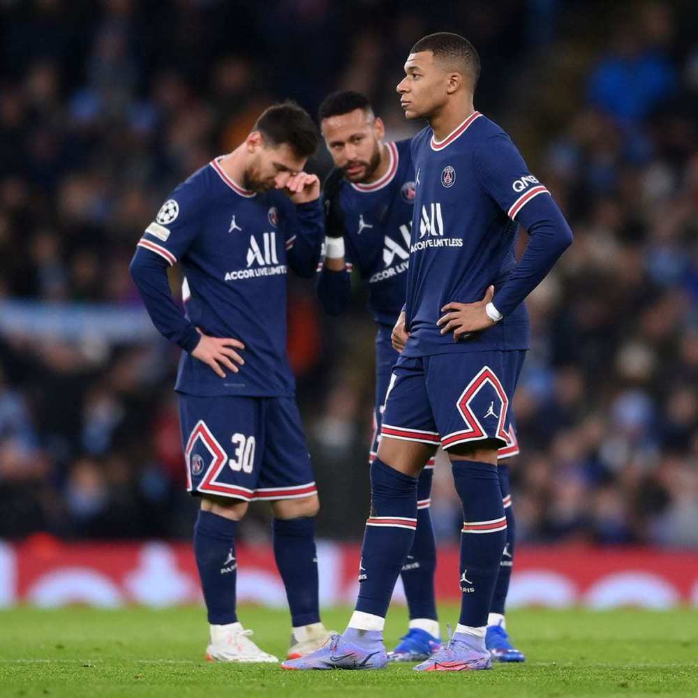 欧冠惊现篮球比分！巴黎热刺8球对攻创纪录，维蒂尼亚戴帽背后藏着的惊天秘密（欧冠打成篮球局！巴黎与热刺8球互轰创纪录，维蒂尼亚戴帽背后暗藏惊天内幕）