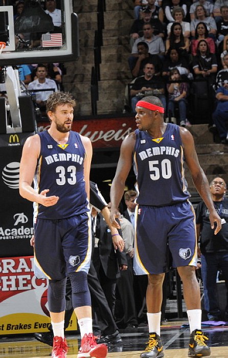 东体：申花像会学习却不会考试的优等生，背负过重的心理负担（东体：申花如学霸考场发挥失常，心理压力过重）