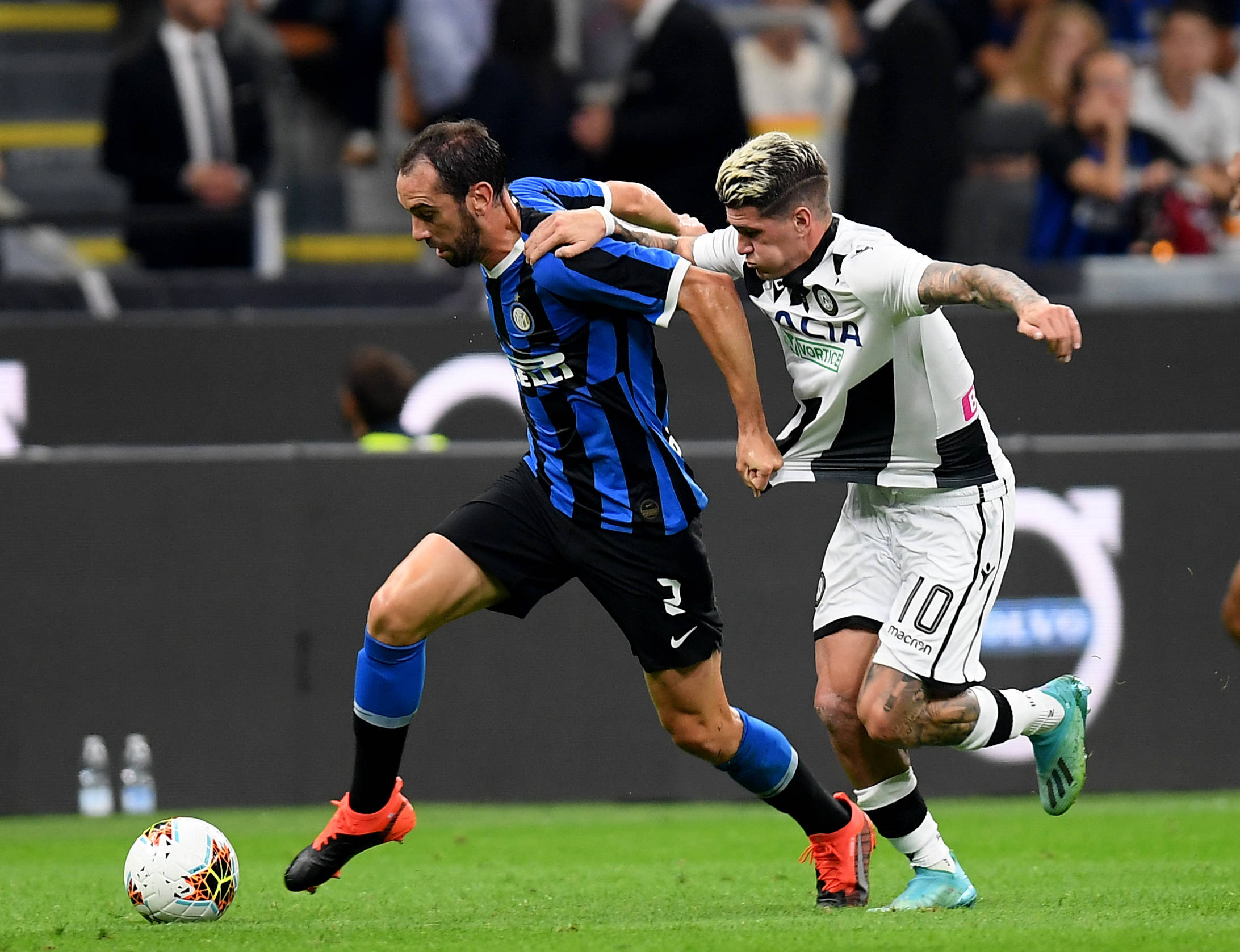 保罗·乔治狂砍赛季新高35分，同时创下76人生涯新高（保罗·乔治轰下赛季新高35分，刷新76人生涯单场得分纪录）