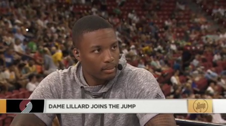 英超最新积分榜：枪手仍积36分领跑，曼城、维拉分列二三位（英超积分榜更新：阿森纳以36分继续领跑，曼城与维拉分居二、三位）