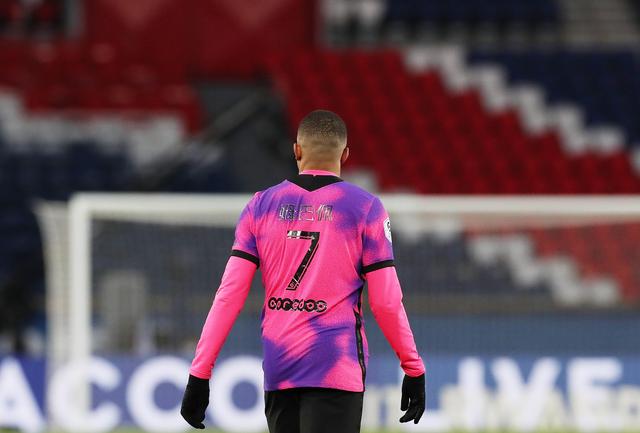 16岁的天空：多特蒙德超新星阿尔伯特本轮青年欧冠集锦（16岁闪耀，多特蒙德新星阿尔伯特本轮青年欧冠精彩集锦）