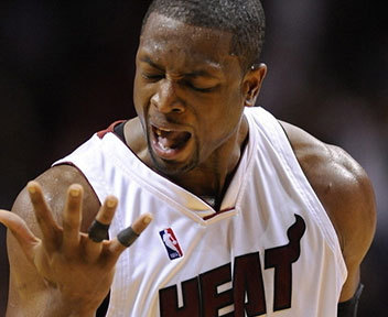 安东尼：只要詹姆斯想 他40岁也能拿得分王 他现在仍能场均30+（安东尼称：詹姆斯只要愿意，40岁也能拿得分王，如今仍可场均30+）