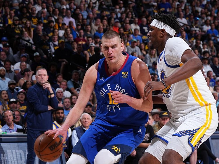 国米跟队：邓弗里斯已经更换经纪人，不再与门德斯合作（国米随队记者：邓弗里斯已更换经纪人，结束与门德斯的合作）