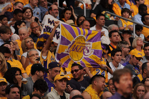 皇马名宿世纪同框（皇马传奇罕见同框）