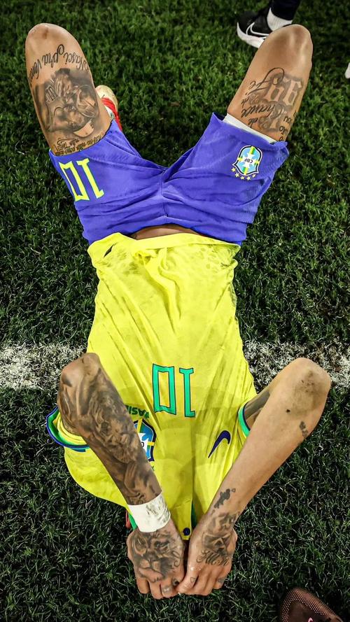 水晶宫官方：29岁霍尔丁离队；加盟2年仅代表球队出场1次（水晶宫官宣：29岁霍尔丁离队，效力两年仅出场一次）