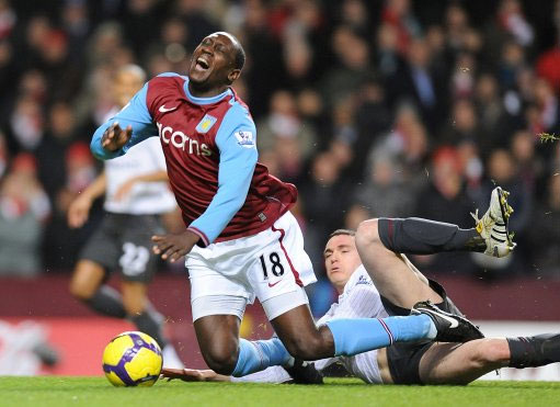 湖人更新战马刺伤病报告：斯玛特伤愈复出，克勒贝尔出战成疑（湖人公布对阵马刺最新伤情：斯玛特复出，克勒贝尔存疑）