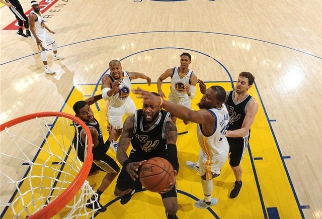 KD：我们成功搞了对面的心态，这种能量是我们今后也需要的（KD：我们打崩了对手的心态，这股能量是我们接下来要保持的）