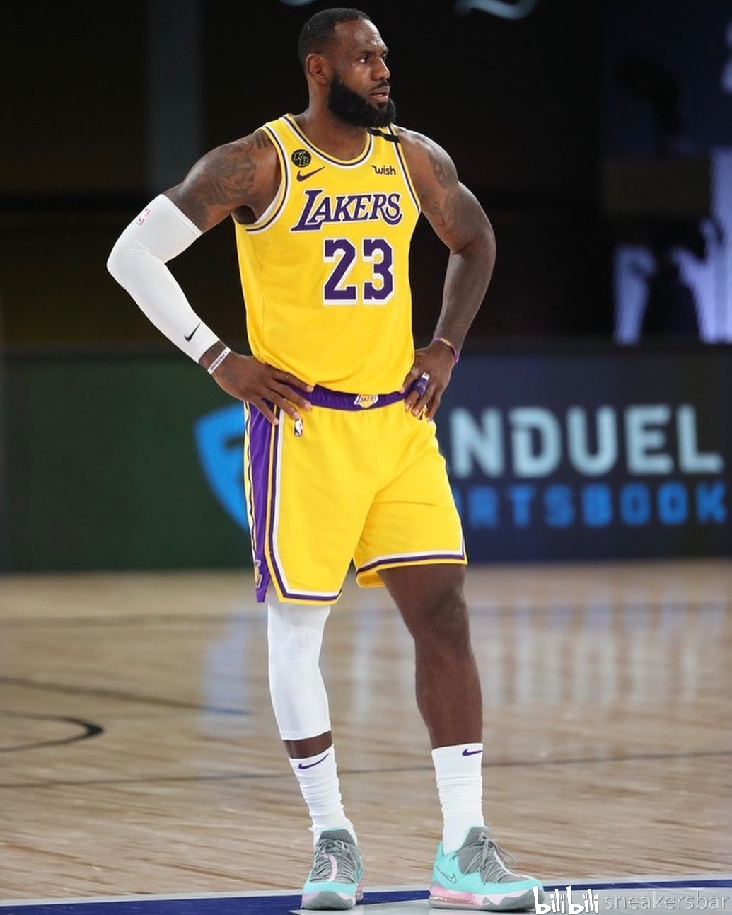 曼联1-1西汉姆联，拉齐奥1-0米兰，英超低谷期持续。（曼联1-1平西汉姆，拉齐奥1-0胜米兰，英超颓势未止）