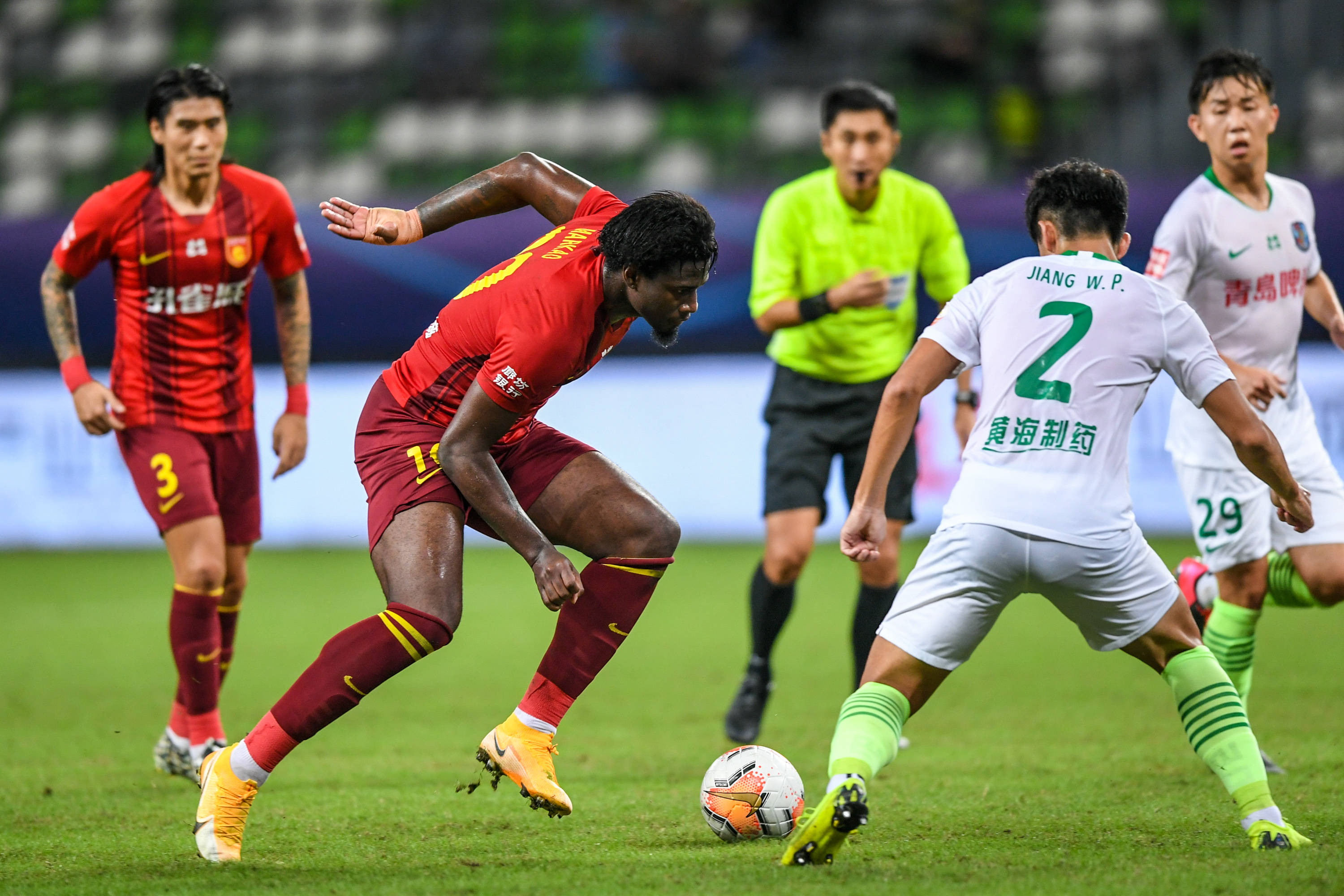 美记：奇才很可能买断米德尔顿的合同，他有机会加盟争冠球队（美媒：奇才大概率买断米德尔顿合同，他有望投奔争冠强队）